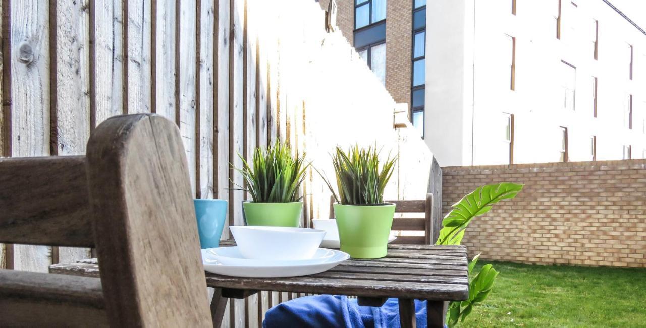 Tudors Esuites 4 Bedroom House Driveway & Garden Μπέρμιγχαμ Εξωτερικό φωτογραφία