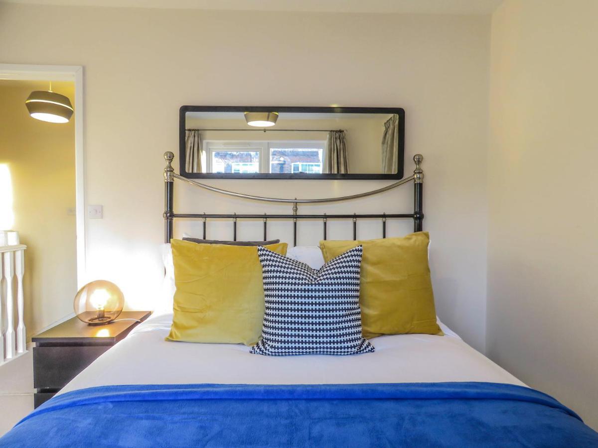 Tudors Esuites 4 Bedroom House Driveway & Garden Μπέρμιγχαμ Εξωτερικό φωτογραφία